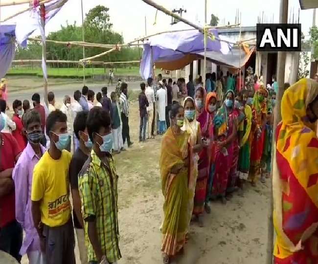 बंगाल विधानसभा चुनाव के छठे चरण का मतदान ।