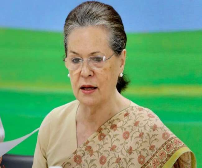 कांग्रेस अध्यक्ष सोनिया गांधी(Sonia Gandhi) का सरकार पर निशाना। (फोटो: दैनिक जागरण)