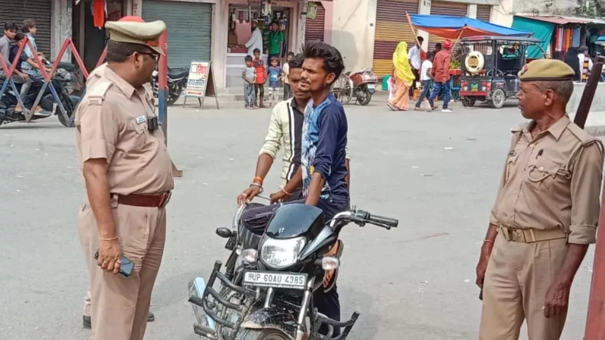 अपने शहर में दौड़ रही बाइक का 800 किमी दूर हुआ चालान, मोबाइल पर आया मैसेज तो मालिक के उड़ गए होश