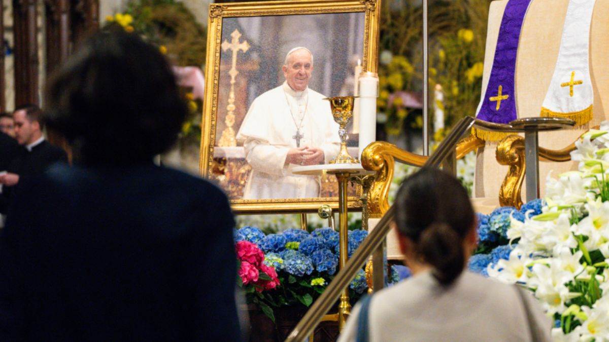 https://www.jagranimages.com/images/newimg/22042025/22_04_2025-pope_francis__23923866.jpg