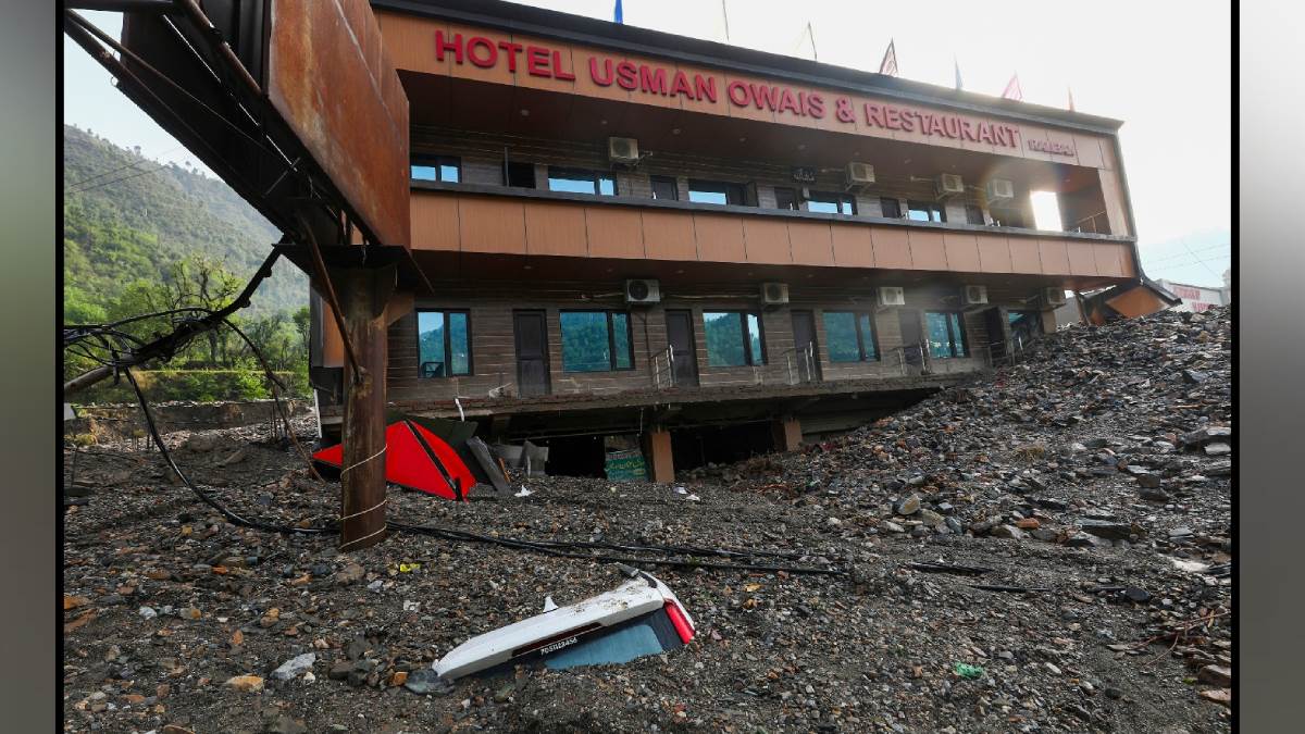 https://www.jagranimages.com/images/newimg/22042025/22_04_2025-ramban_disaster_23923286.jpg