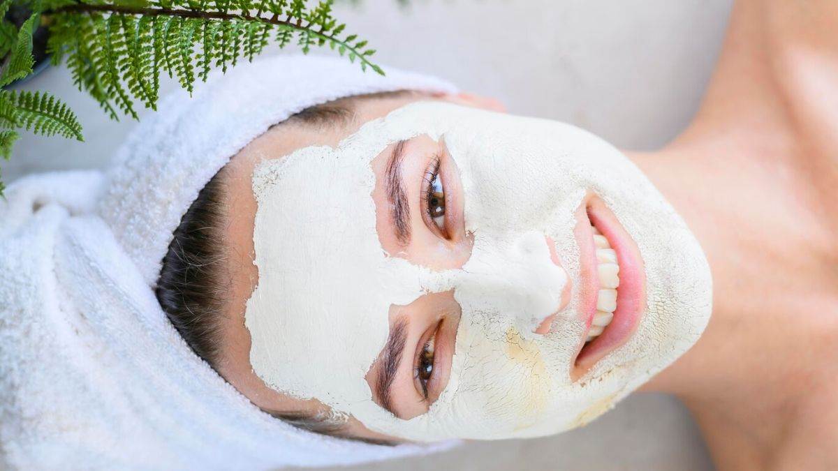 https://www.jagranimages.com/images/newimg/22042025/22_04_2025-yogurt_face_pack_23923907.jpg