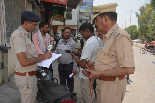 पुलिस दृश्यता दिवस में 180 वाहनों के किए चालान और छह को किया जब्त