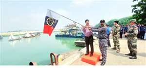 फरक्का से कोलकाता तक नौसेना कैडेट्स के 410 किमी लंबे नौकायन अभियान को दिखाई गई हरी झंडी