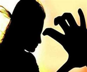 सरकाघाट की बलद्वाड़ा तहसील की महिला ने गांव के एक व्यक्ति पर छेड़छाड़ करने का आरोप लगाया है।