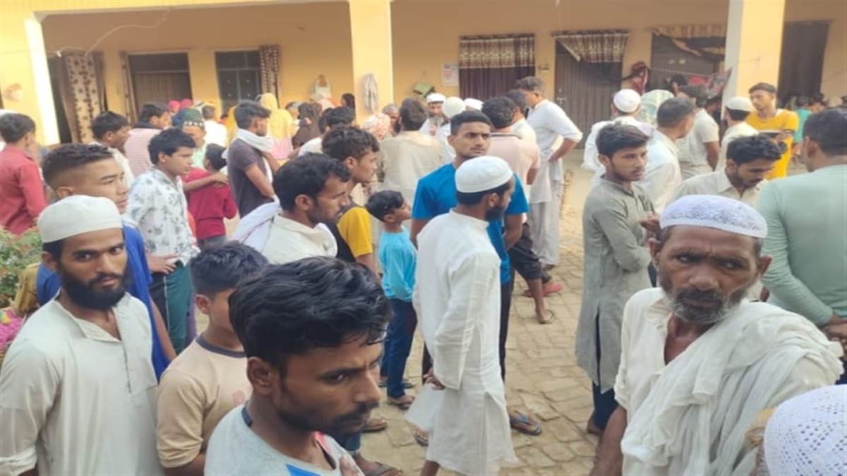 robbery worth lakhs in muzaffarnagar by taking farmer family hostage at gunpoint