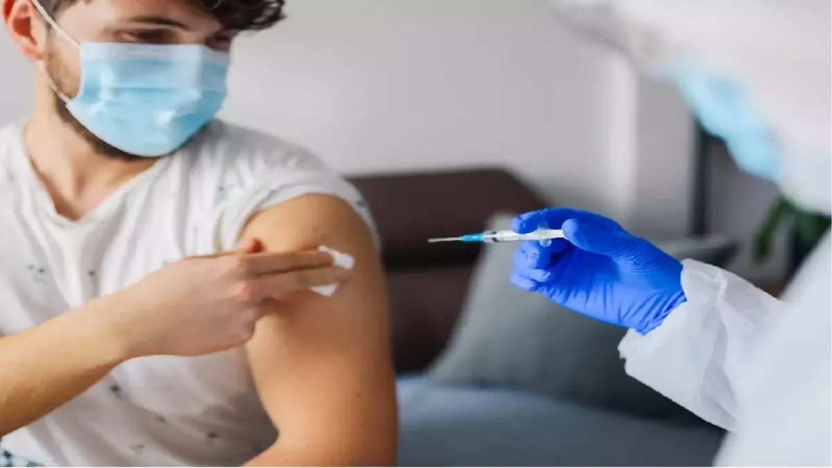 Covid Vaccine:  सीरम इंस्टीट्यूट ने 2 से 18 वर्ष के बच्चों में सतर्कता डोज के रूप में Covovax के तीसरे चरण के परीक्षण की अनुमति मांगी
