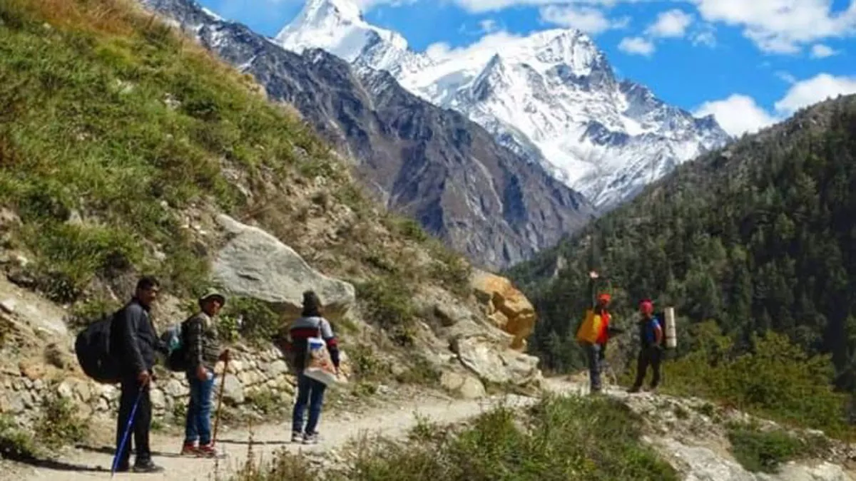 देवभूमि में सैलानियों को आकर्षित करने के लिए अब Heritage Tour, 33 जगहों पर तैयार किए जा रहे गाइड; ये है प्‍लान