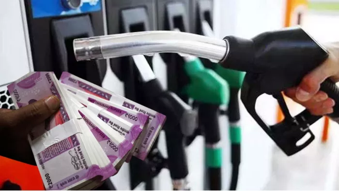 Cash sales at petrol pump spike to 90 per cent as customers rush to use Rs 2000 notes