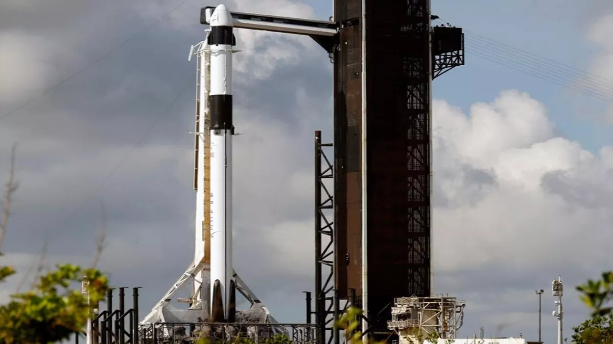 SpaceX ने सऊदी अंतरिक्ष यात्रियों को निजी फ्लाइट से स्पेस स्टेशन भेजा, पहली महिला यात्री भी शामिल