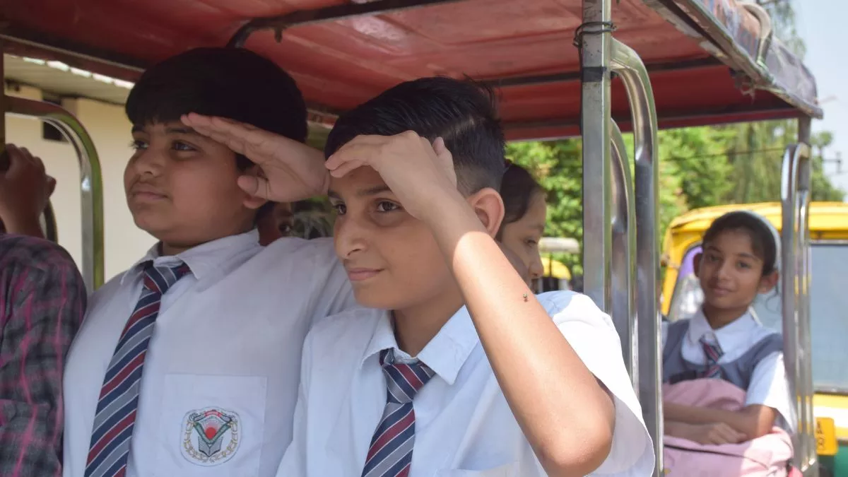 UP Summer Vacation: स्कूलों की लापरवाही से बच्चों का हुआ बुरा हाल, गर्मी से झुलस रही त्वचा; ग्रीष्मावकाश कब?