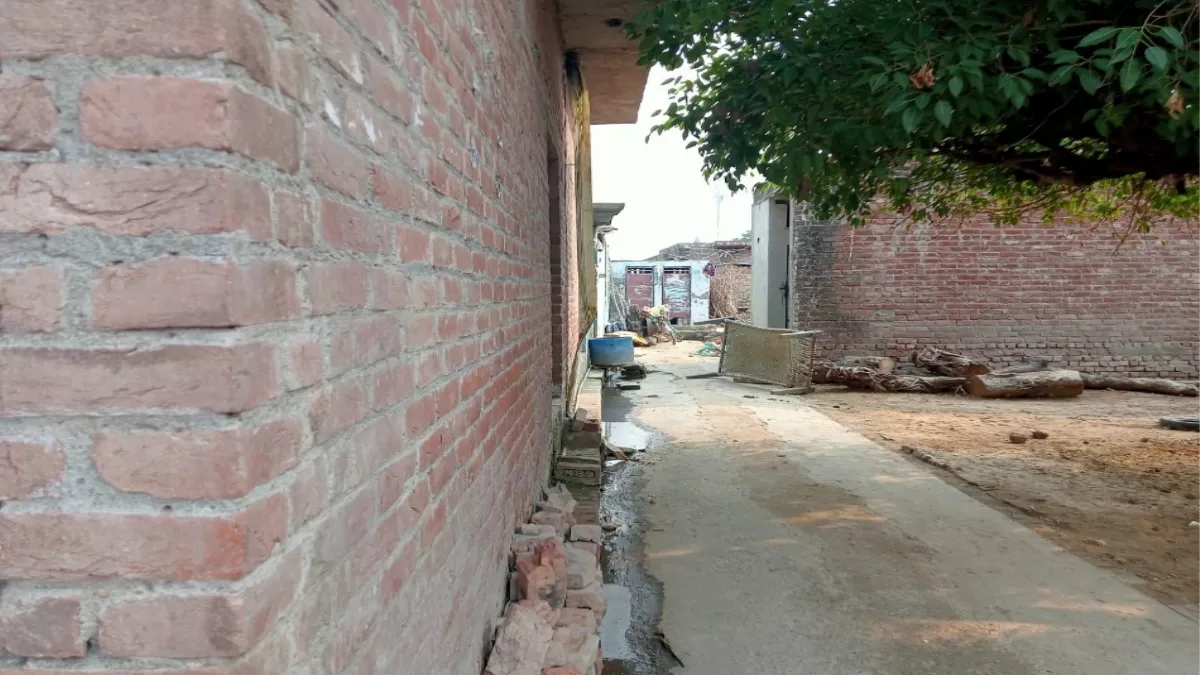 बदायूं में आग की भयावहता देख शहरवासियों की रूह कांपी, कई गांव खाली; रातभर बजे सायरन