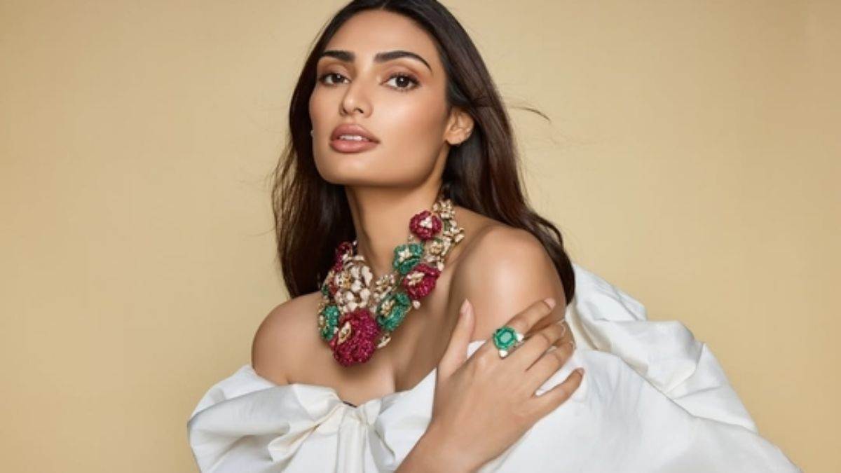 https://www.jagranimages.com/images/newimg/22052025/22_05_2025-athiya_6_23944149.jpg