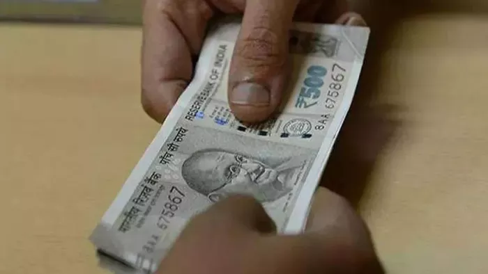 लेखपाल का घूस लेते वीडियो वायरल।- सांकेतिक तस्वीर