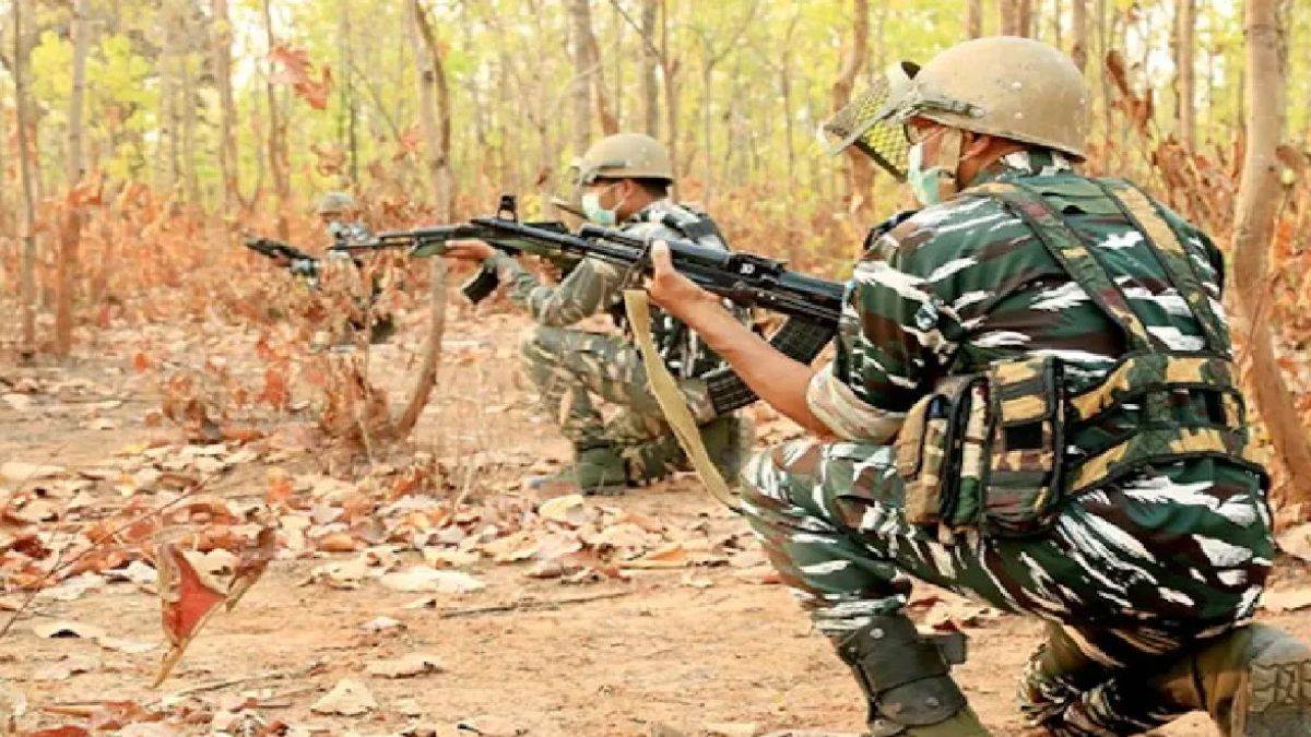 chhattisgarh encounter one naxalite killed with security forces on sukma bijapur border
