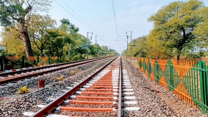 धनबाद-चंद्रपुरा रेल मार्ग पर अब नहीं अटकेंगी ट्रेनें, जमुनियाटांड़-चंद्रपुरा का होगा दोहरीकरण