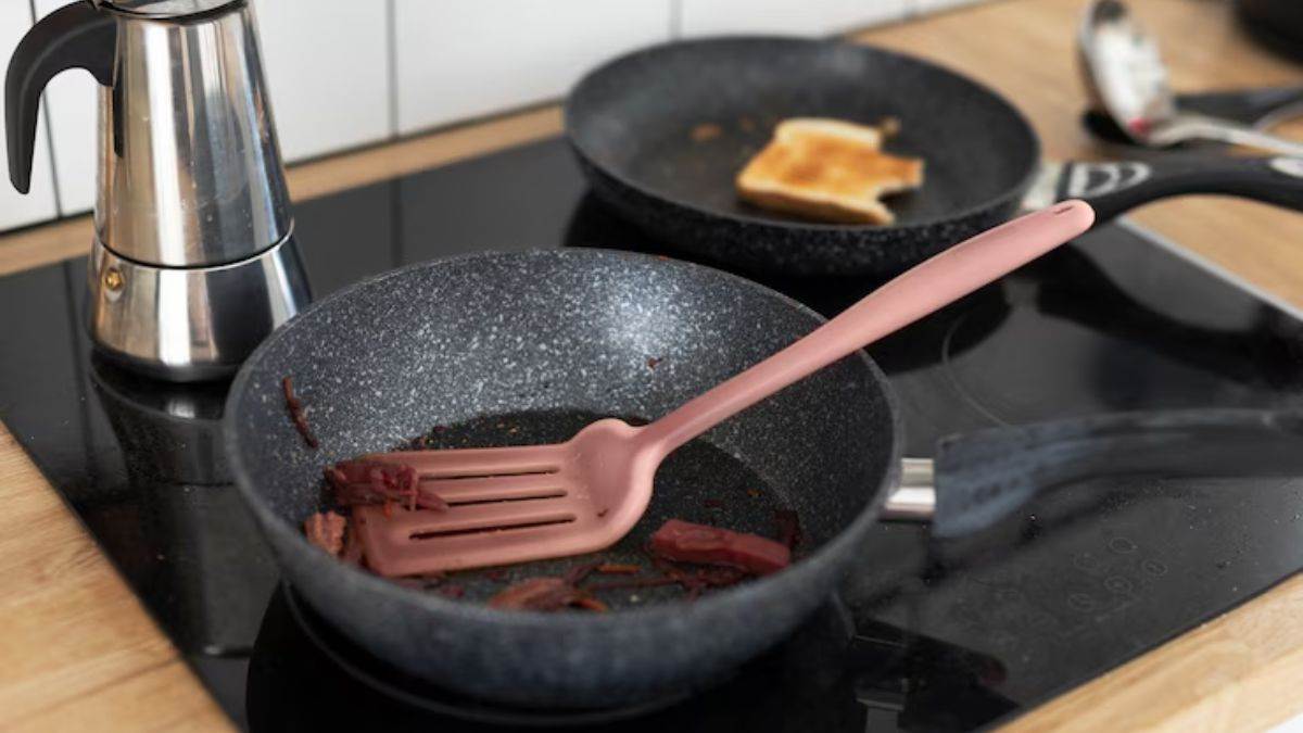 https://www.jagranimages.com/images/newimg/22052025/22_05_2025-nonstick_cookware_23943866.jpg