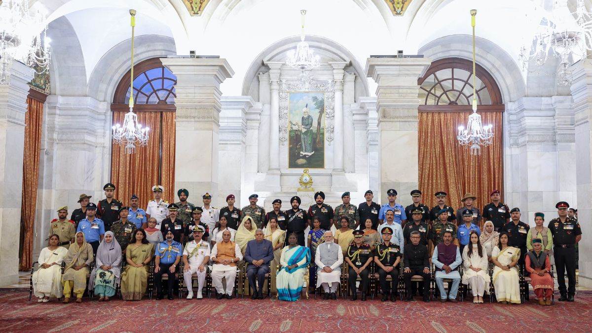 https://www.jagranimages.com/images/newimg/22052025/22_05_2025-president_murmu__23944444.jpg