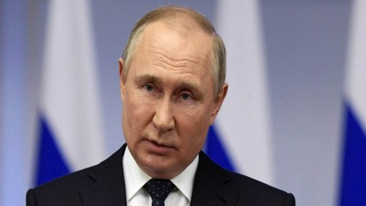 रूस के राष्ट्रपति ब्लादिमीर पुतिन ने एक बड़ा दांव खेल दिया है जो वैश्विक कूटनीति में हड़कंप मचा सकता है।