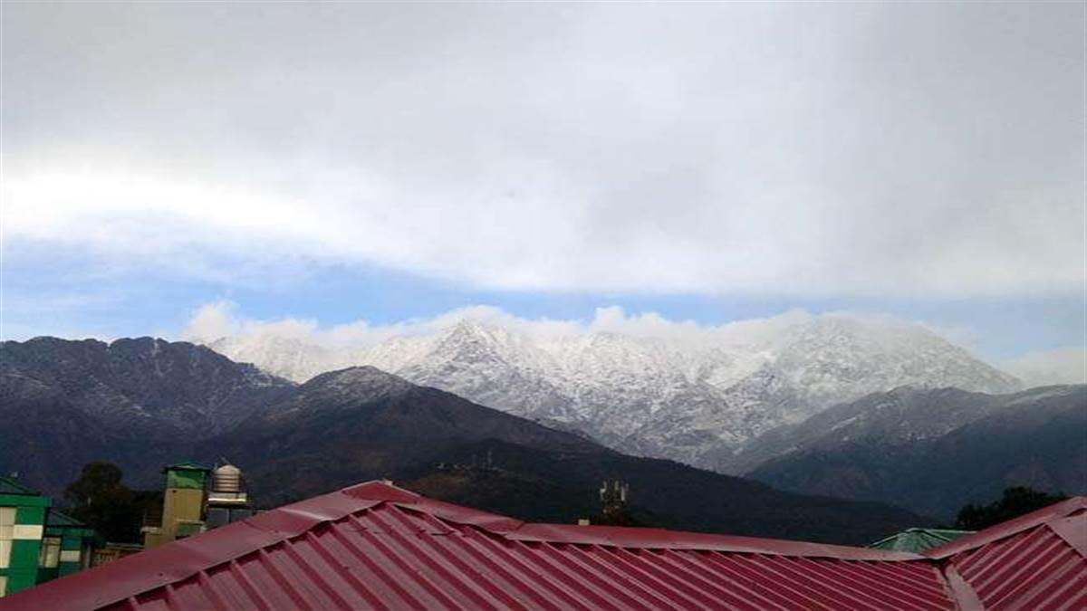 https://www.jagranimages.com/images/newimg/22062022/22_06_2022-snowfall__3_22825822.jpg
