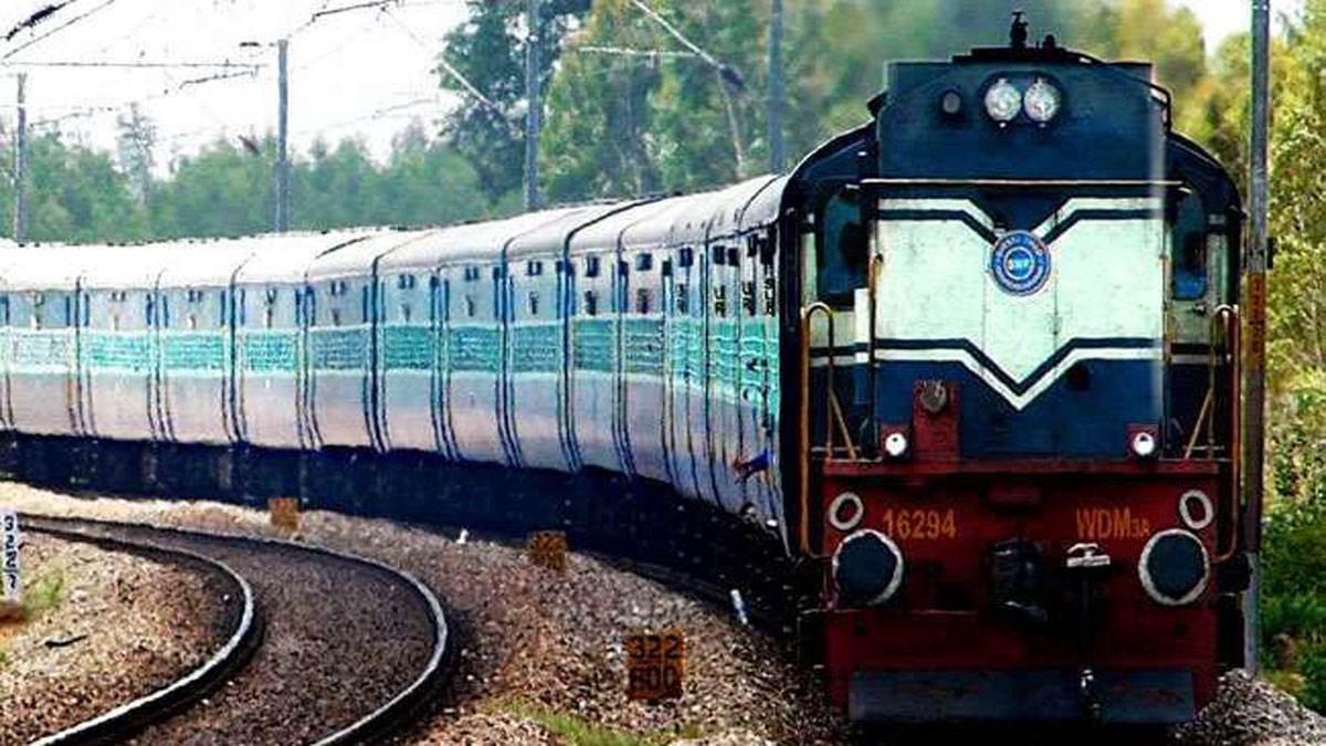 https://www.jagranimages.com/images/newimg/22062022/22_06_2022-train_22825858_132410407.jpg