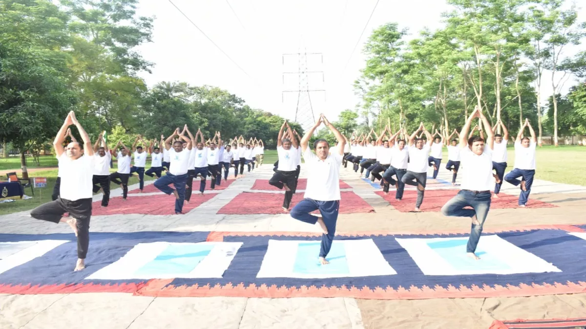 International Yoga Day 2022: शरीर को स्वस्थ व तनाव मुक्त रखने में मदद करता है योग : बीएसएफ कमांडेंट नेगी