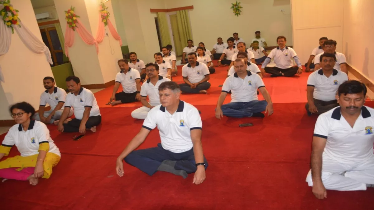 International Yoga Day 2022: योग शरीर के साथ मन, बुद्धि एवं इंद्रियों को शुद्ध करता है : नरुला