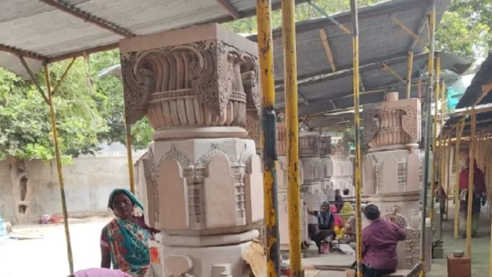मंदिर कार्यशाला में रखे पत्थरों की चमक पड़ी मध्यम,