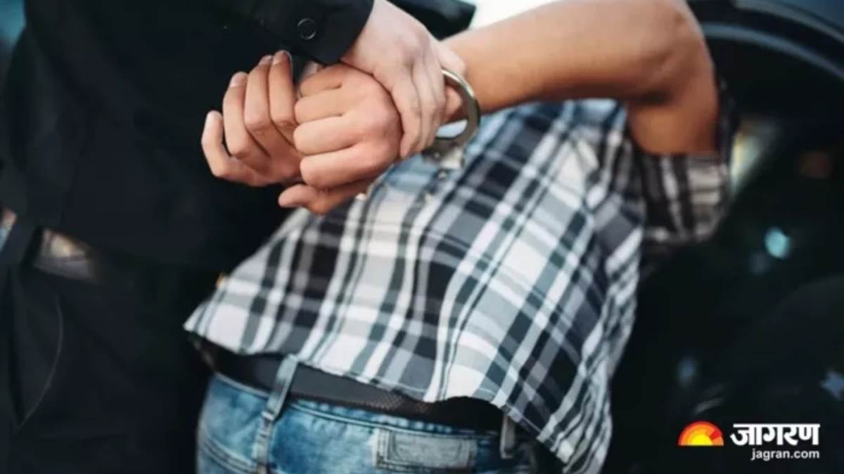 https://www.jagranimages.com/images/newimg/22062024/22_06_2024-arrested_23744133_20223460.jpg