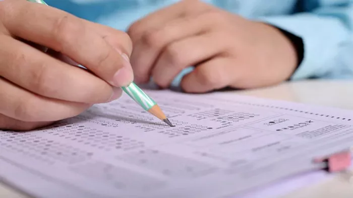 सरकार ने देश में एंटी पेपर लीक कानून लागू कर दिया है