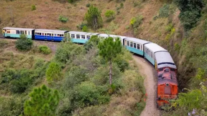 Train Cancel: इन ट्रेनों को किया रद, देखें लिस्ट।