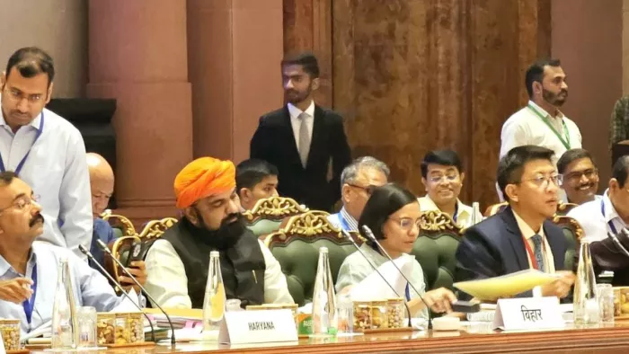 नई दिल्ली में आयोजित जीएसटी काउंसिल की 53वीं बैठक में शामिल हुए सम्राट चौधरी।