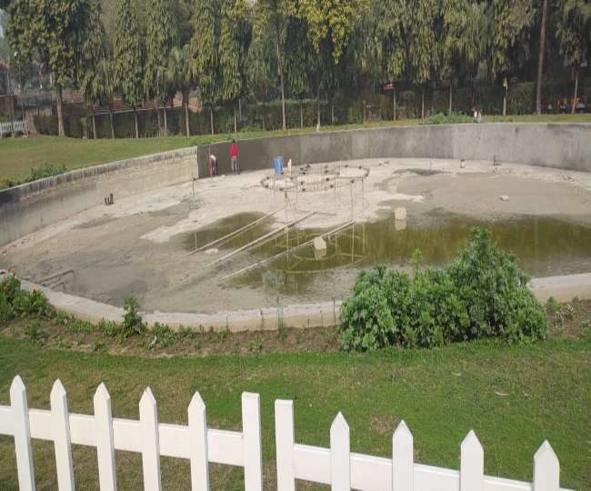 ncr after the death of the child due to bird flu extra precaution is being taken in the zoo spraying of medicines started