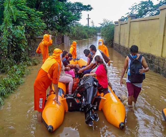 महाराष्ट्र के कई जिलों में भारी बारिश से बाढ़ की स्थिति, एनडीआरएफ की टीम तैनात (फाइल फोटो)