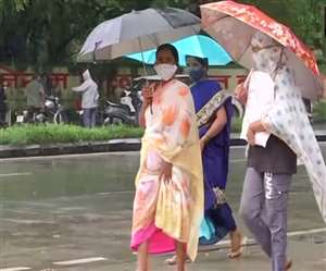 मौसम विभाग ने कई राज्यों में भारी बारिश की चेतावनी जारी की है (फोटो एएनआई)