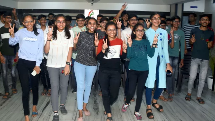 सीबीएसई बोर्ड 12वीं रिजल्ट 2022 में जाने ऑल-इंडिया के स्टूडेंट्स का प्रदर्शन।