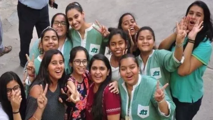 सीबीएसई बोर्ड ने 12वीं परीक्षा का परिणाम आधिकारिक वेबसाइट पर जारी कर दिया है।