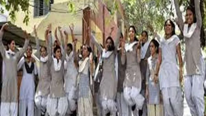 सीबीएसई 12वीं के नतीजे घोषित हो चुके हैं।