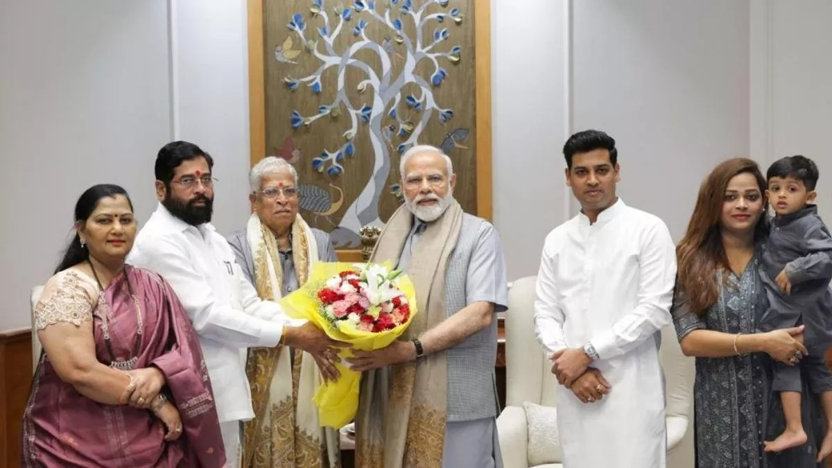 महाराष्ट्र के मुख्यमंत्री एकनाथ शिंदे ने परिवार संग PM मोदी से की मुलाकात  बारिश सहित कई मुद्दों पर चर्चा - Maharashtra CM Eknath Shinde Meets PM Modi  In Delhi