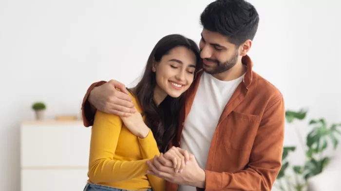 Relationship Tips: रिलेशनशिप को स्ट्रॉन्ग, हेल्दी औऱ हैप्पी बनाने के टिप्स
