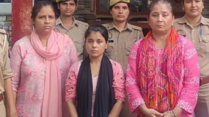 Kanpur News: कल्याणपुर पुलिस द्वारा गिरफ्तार बांग्लादेशी महिला नाजमा, रीना और ज्योति निषाद। पुलिस विभाग