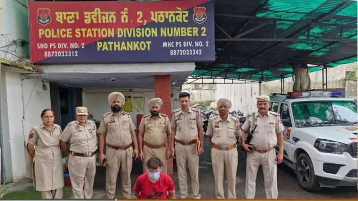 Punjab News: पाकिस्तान जिंदाबाद लिखने वाला गिरफ्तार, बम विस्फोट की दी धमकी।