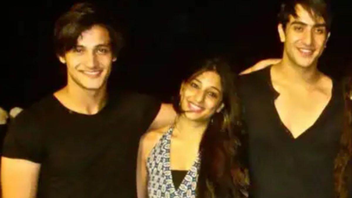 https://www.jagranimages.com/images/newimg/22072025/22_07_2025-aly_goni__23991303.jpg