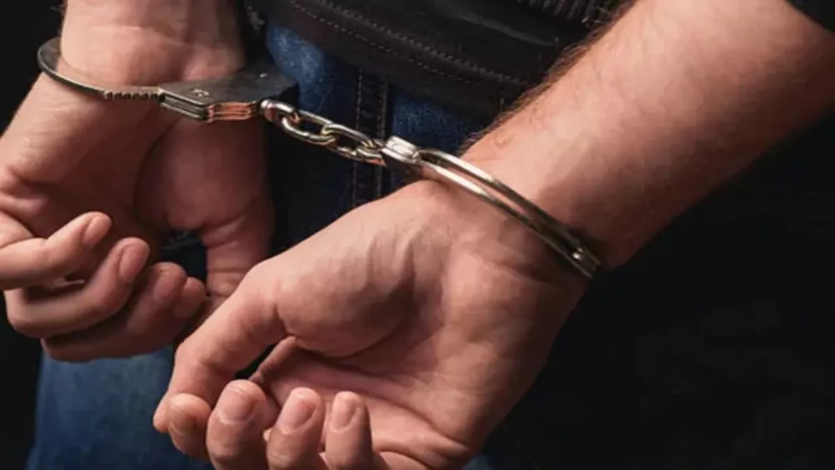 Jharkhand News: पोस्ट ऑफिस में सीबीआई की रेड, सब पोस्ट मास्टर को 20 हजार रुपये की घूस लेते किया गिरफ्तार