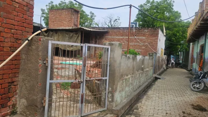 रजावली क्षेत्र के गांव रामगढ़ क्षेत्र में मतांतरण गिरोह के सरगना अब्दुल रहमान उर्फ महेंद्र का मकान : जागरण