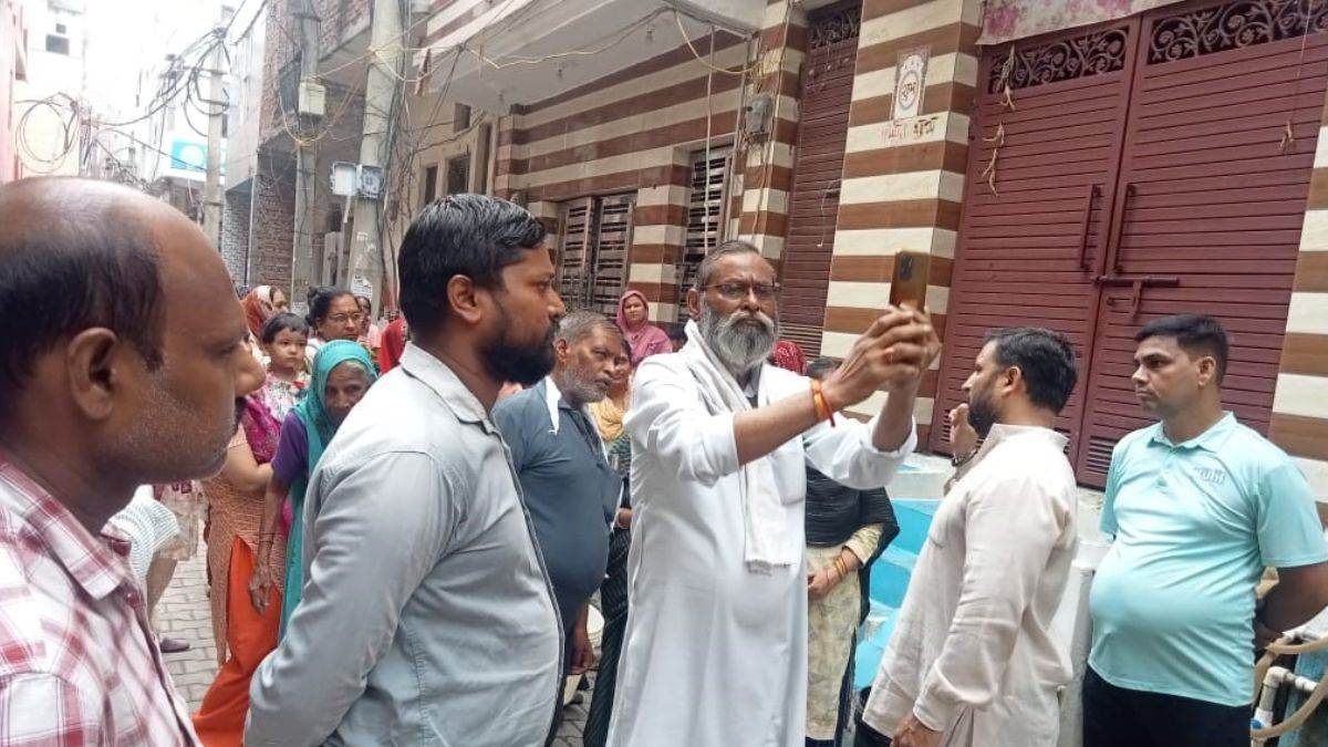 ncr ghaziabad news water crisis sparks protest preparations in khora