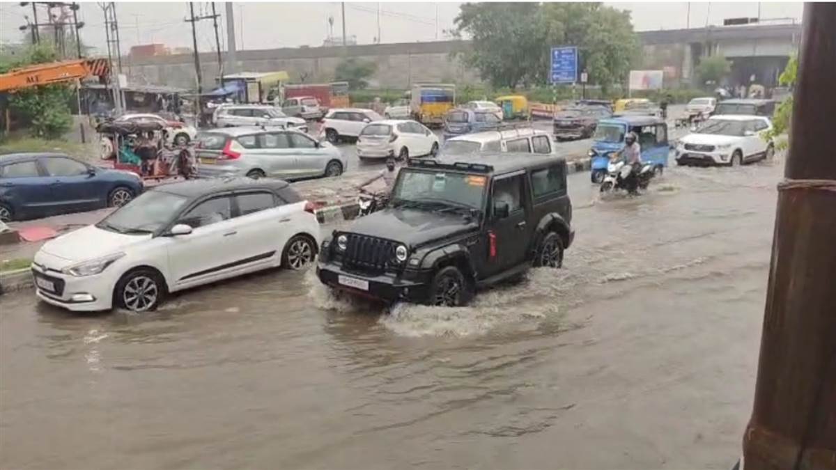 https://www.jagranimages.com/images/newimg/22072025/22_07_2025-ghaziabad_rain_23991037.jpg
