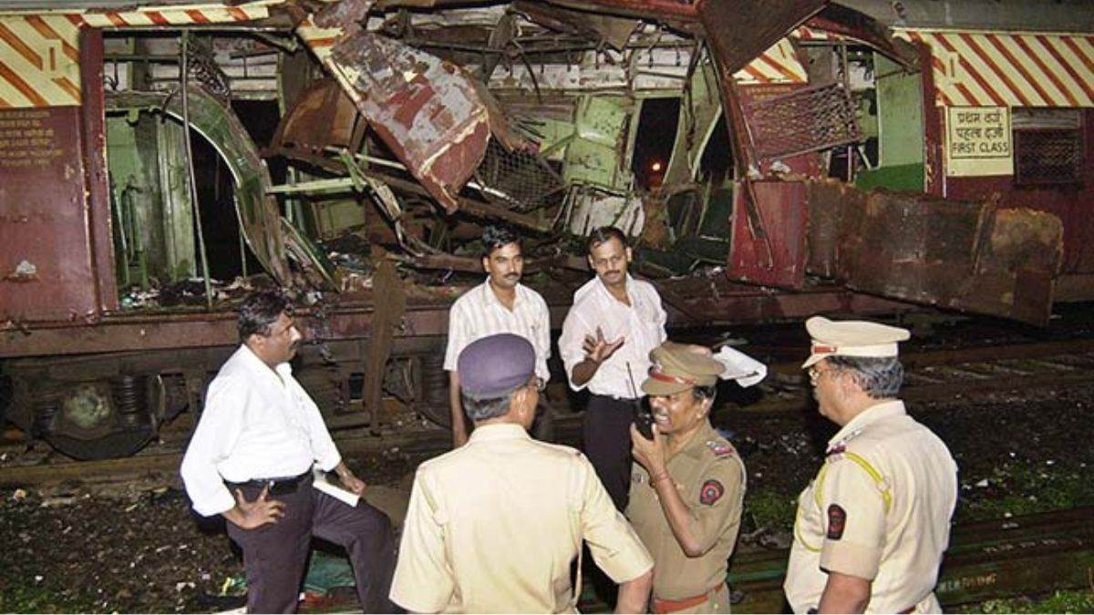 https://www.jagranimages.com/images/newimg/22072025/22_07_2025-mumbai_train_blasts_23991584.jpg