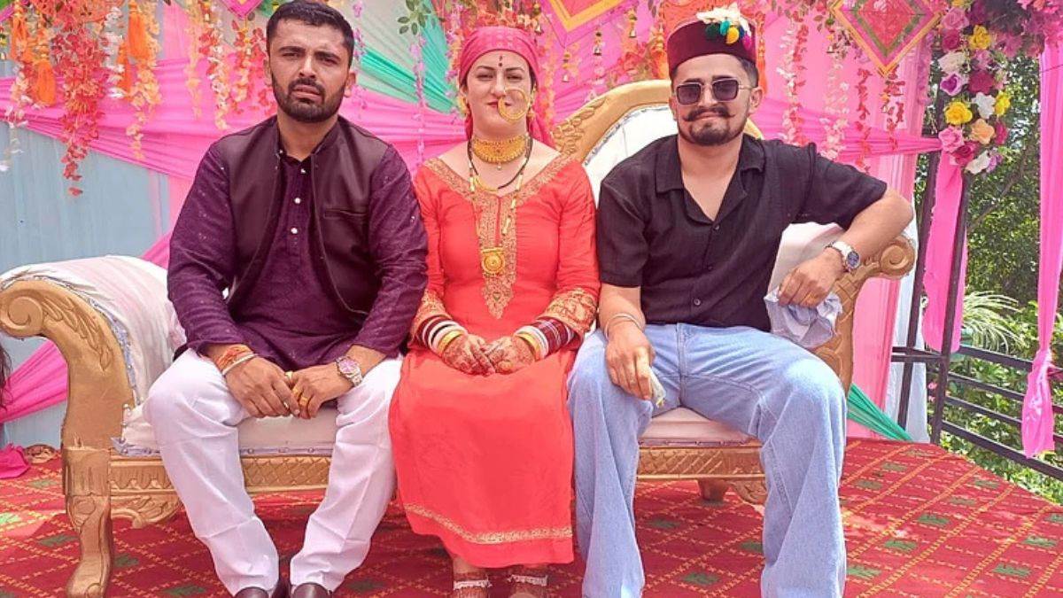 https://www.jagranimages.com/images/newimg/22072025/22_07_2025-woman_married_two_brothers_23991340.jpg