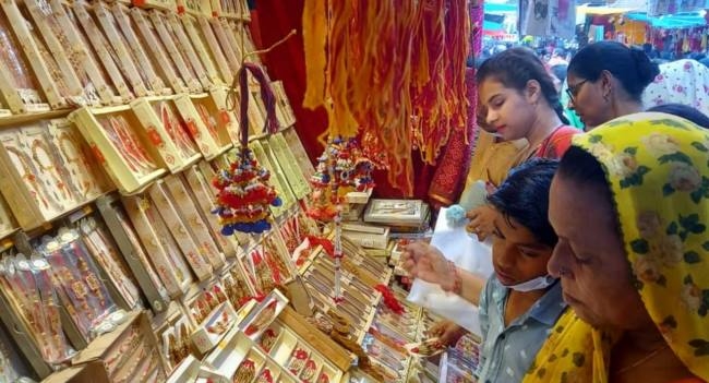 rakshabandhan today buzzing markets